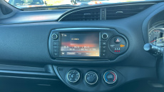 Toyota Yaris 1.33 VVT-i Design 5dr Petrol Hatchback